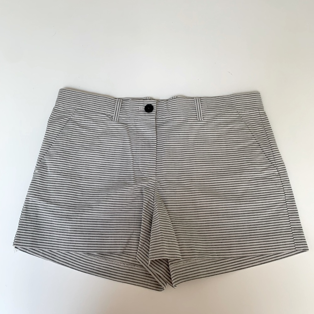 The Gap Summer Short Khakis Striped